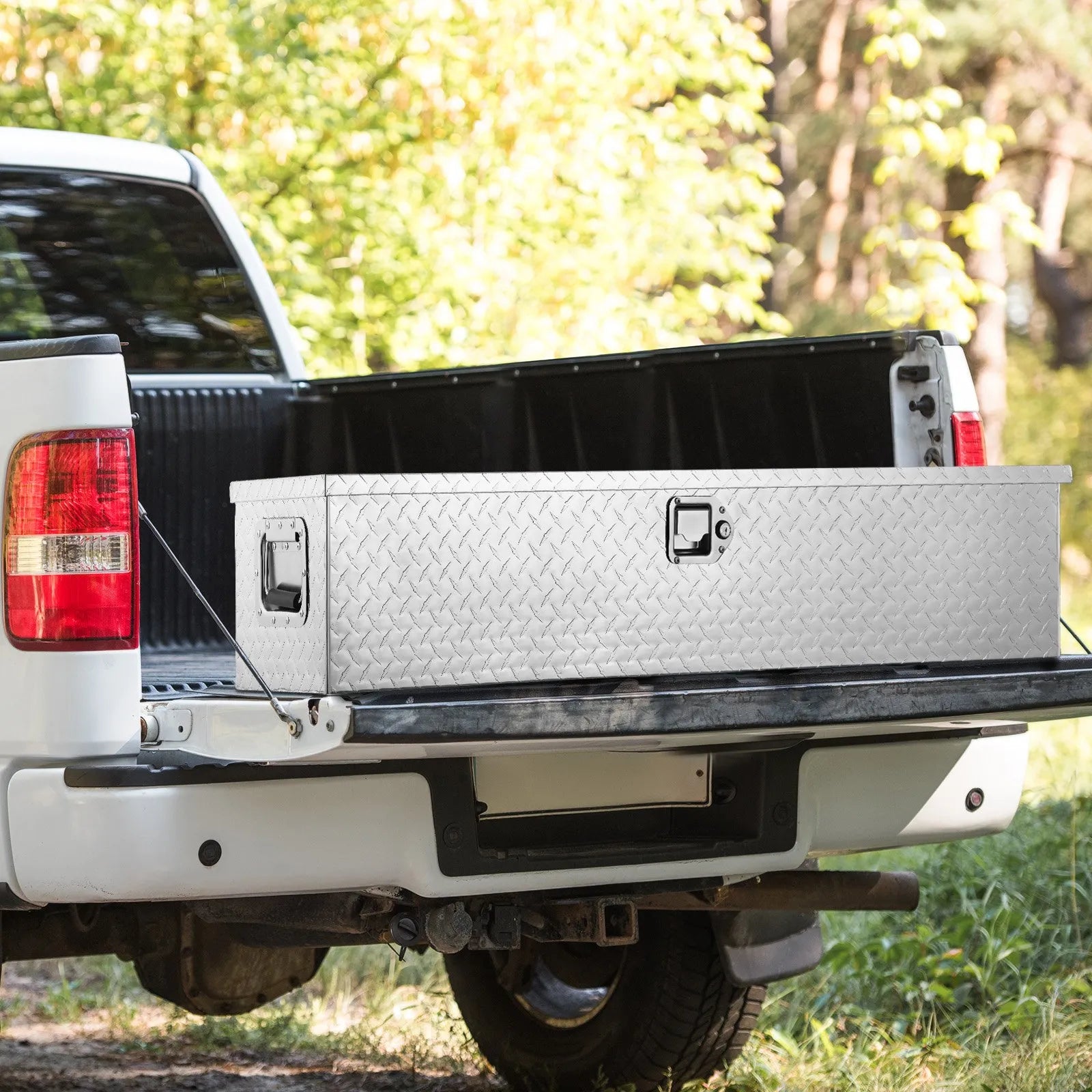 VEVOR Heavy Duty Aluminum Truck Bed Tool Box, Diamond Plate Tool Box with Side Handle and Lock Keys, Storage Tool Box Chest Box Organizer for Pickup, Truck Bed, RV, Trailer, 48