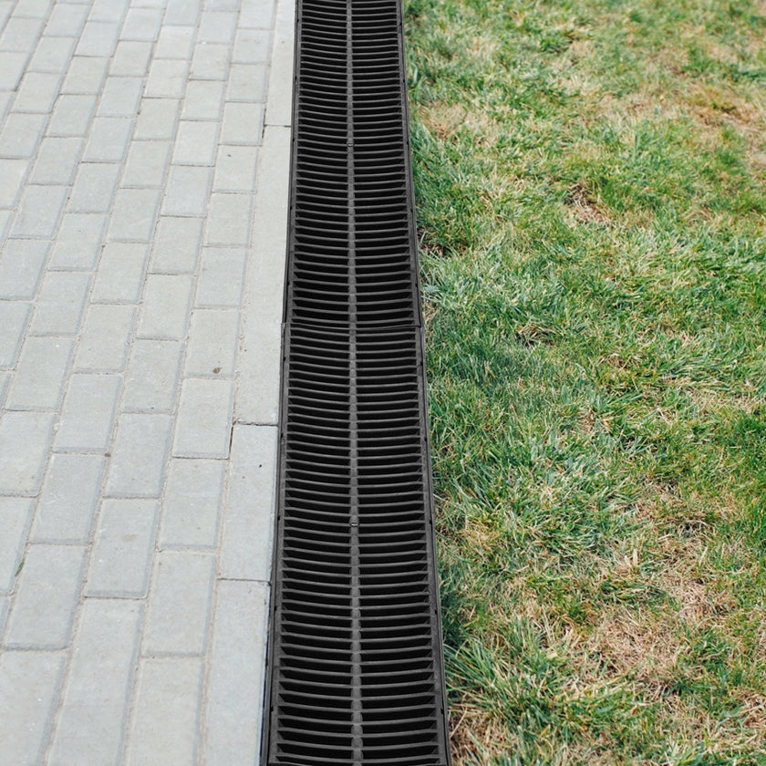 VEVOR Trench Drain System, Channel Drain with Plastic Grate, 5.8x3.1-Inch HDPE Drainage Trench, Black Plastic Garage Floor Drain, 5x39