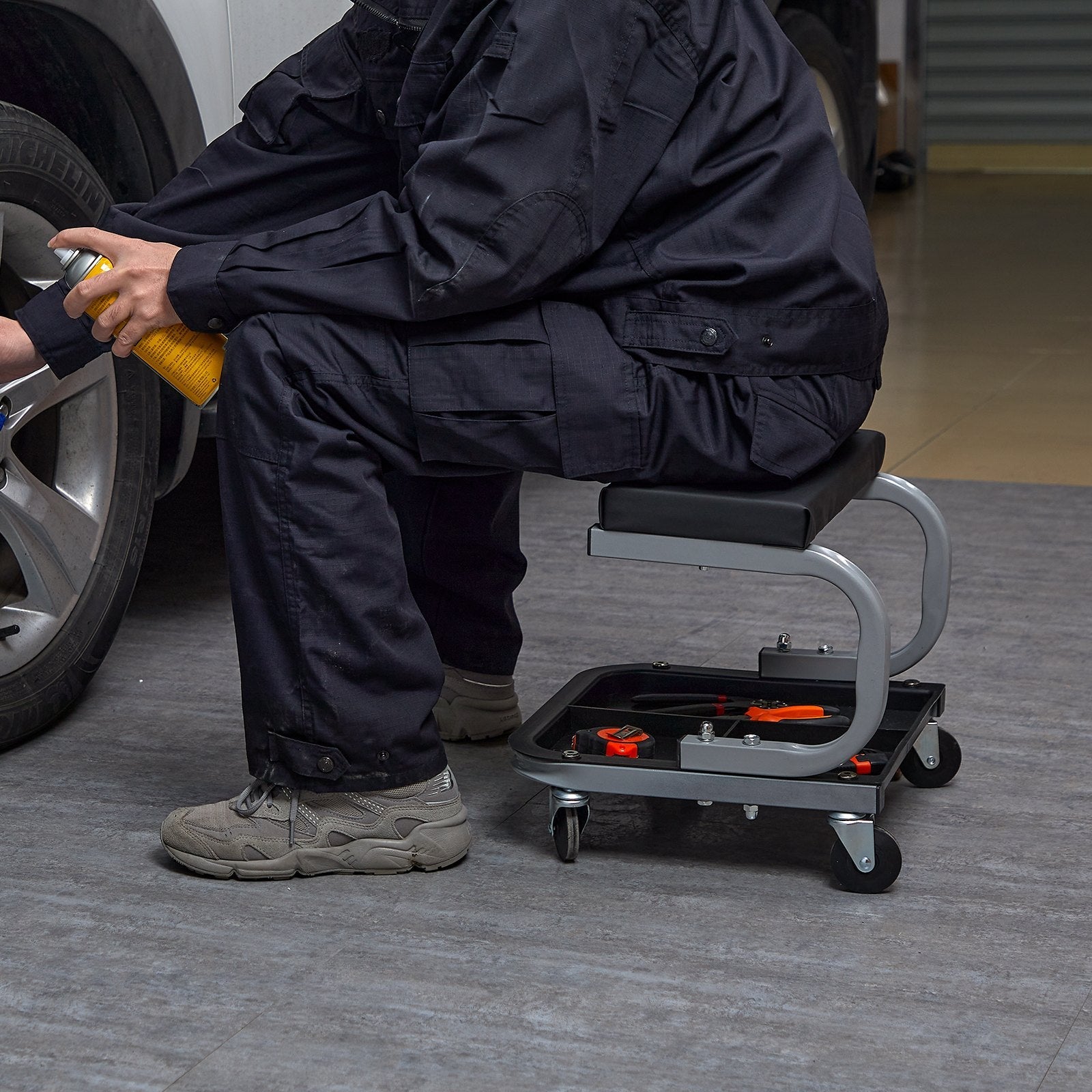 VEVOR Rolling Creeper Garage/Shop Seat, 250 LBS Capacity Padded Rolling Workshop Stool with Tool Tray Storage, Mechanic Stool for Garage, Shop, Auto Repair, Black