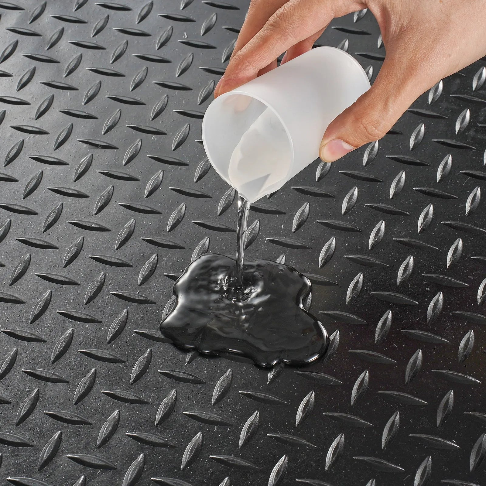 VEVOR Diamond-Plate Rubber Flooring Roll, 3 mm x 4 ft x 15 ft Garage Floor Mat, SBR Rubber Garage Flooring Roll, Easy to Clean, Diamond Plate Rubber Mat for Under Cars, Garage Industry Gym, Black