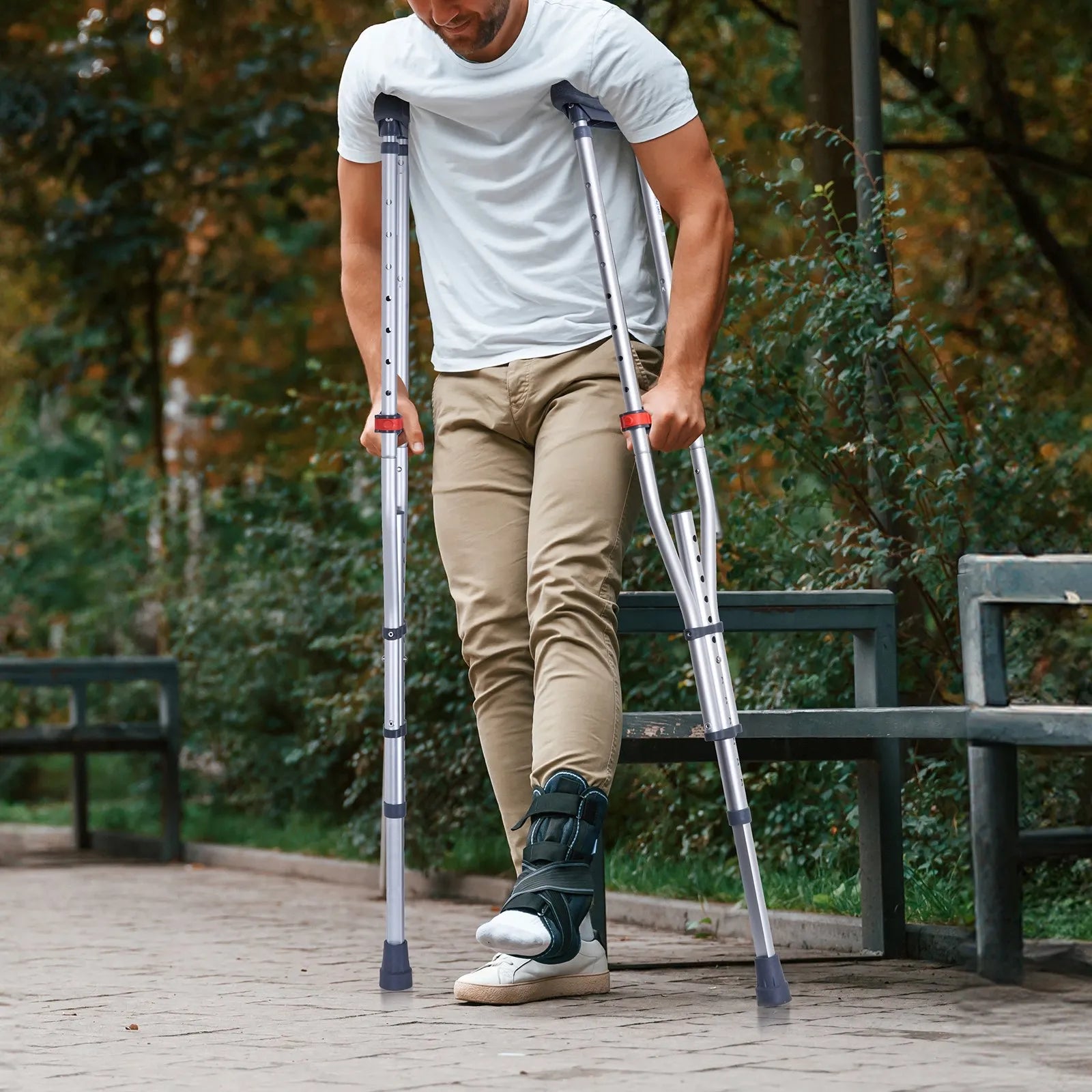 VEVOR Underarm Crutches 13-Level Height Adjustable Under Arm Walking Crutches