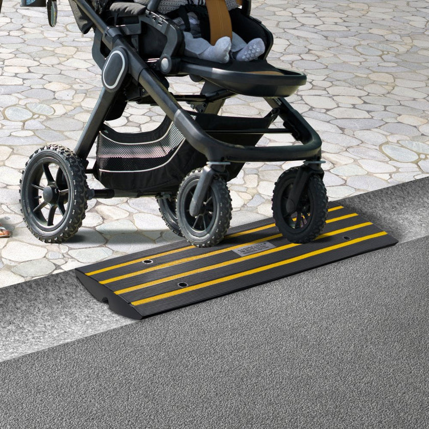 VEVOR Rubber Curb Ramp for Driveway 1 Pack, 15T Heavy Duty Sidewalk Curb Ramp, 2.6