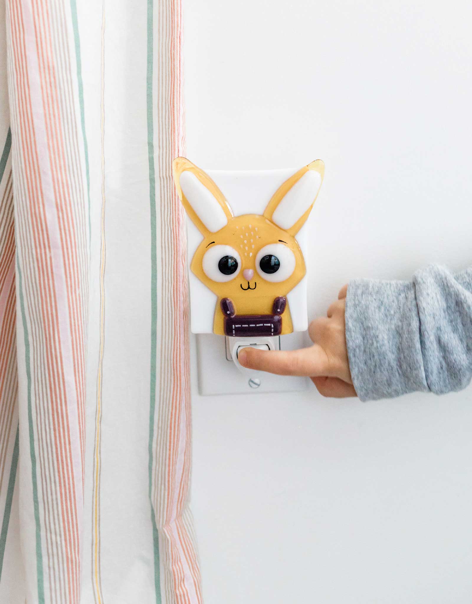 Night Light - Marcel The Rabbit - Veille sur toi