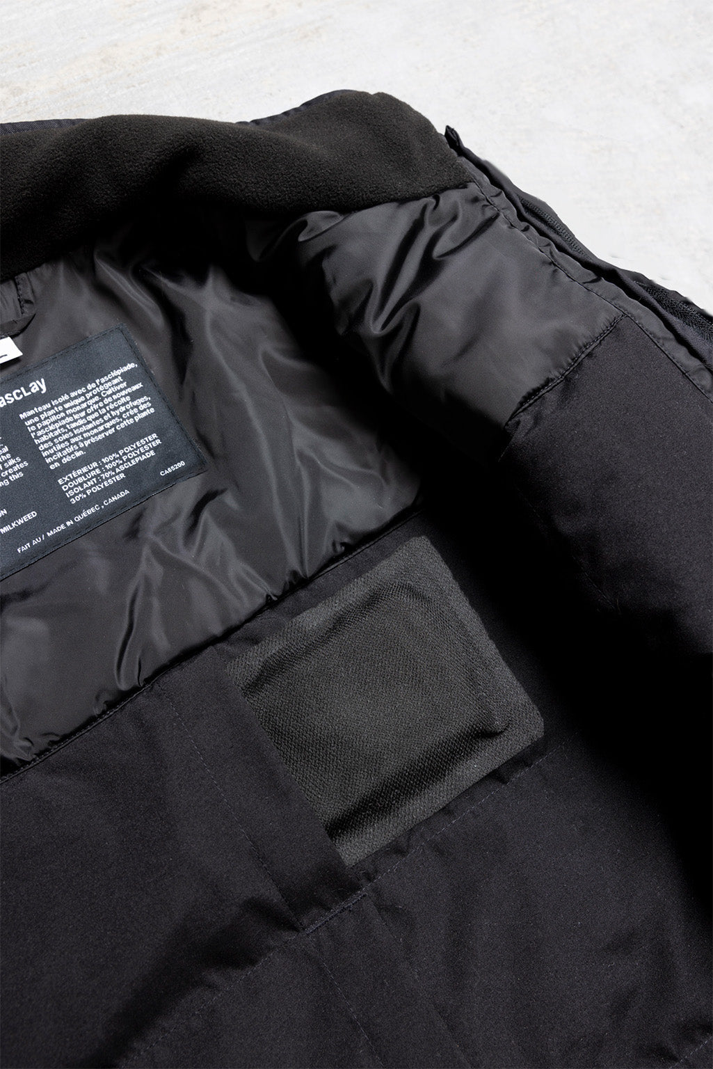Veste sans manche isolée à l'asclépiade