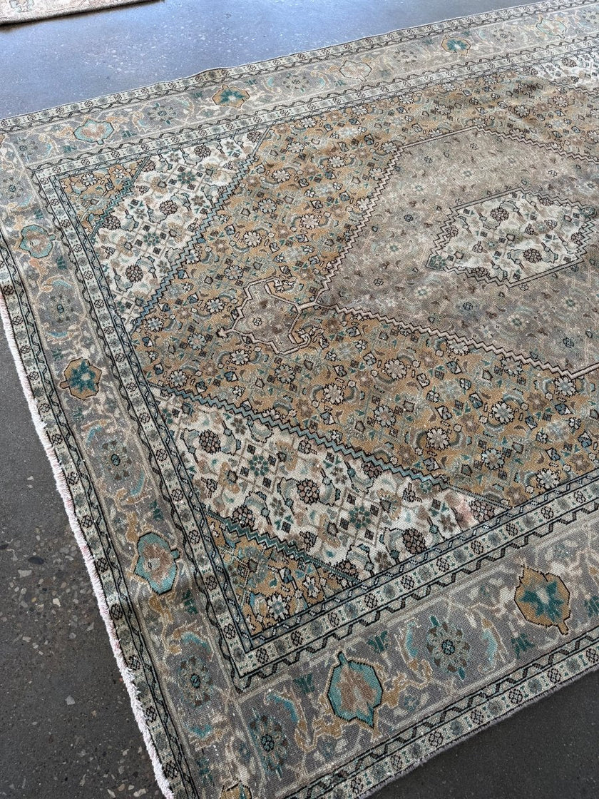 Vintage Ardabil Rug | 6' 11