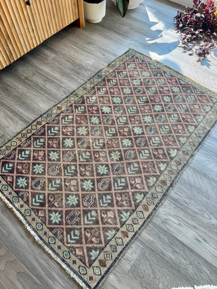 Vintage Tabriz Rug | 2' 11
