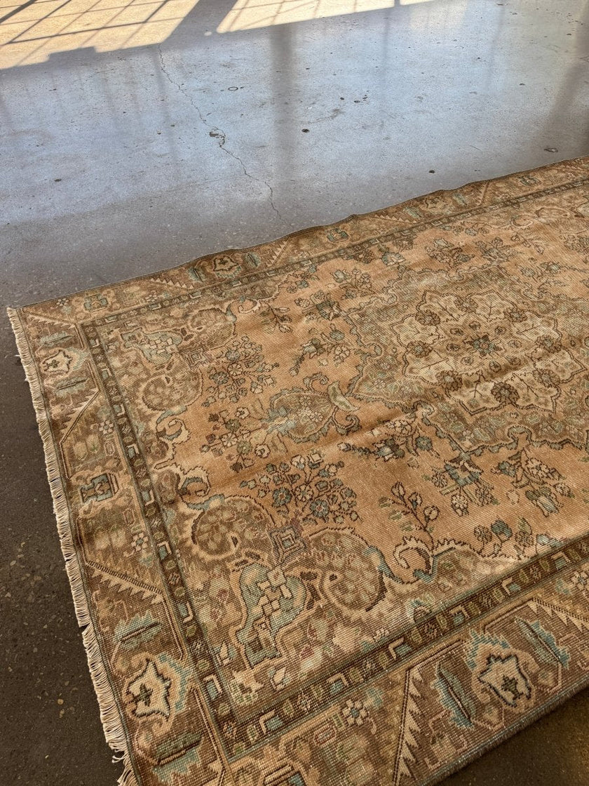 Vintage Tabriz Rug | 6' 1