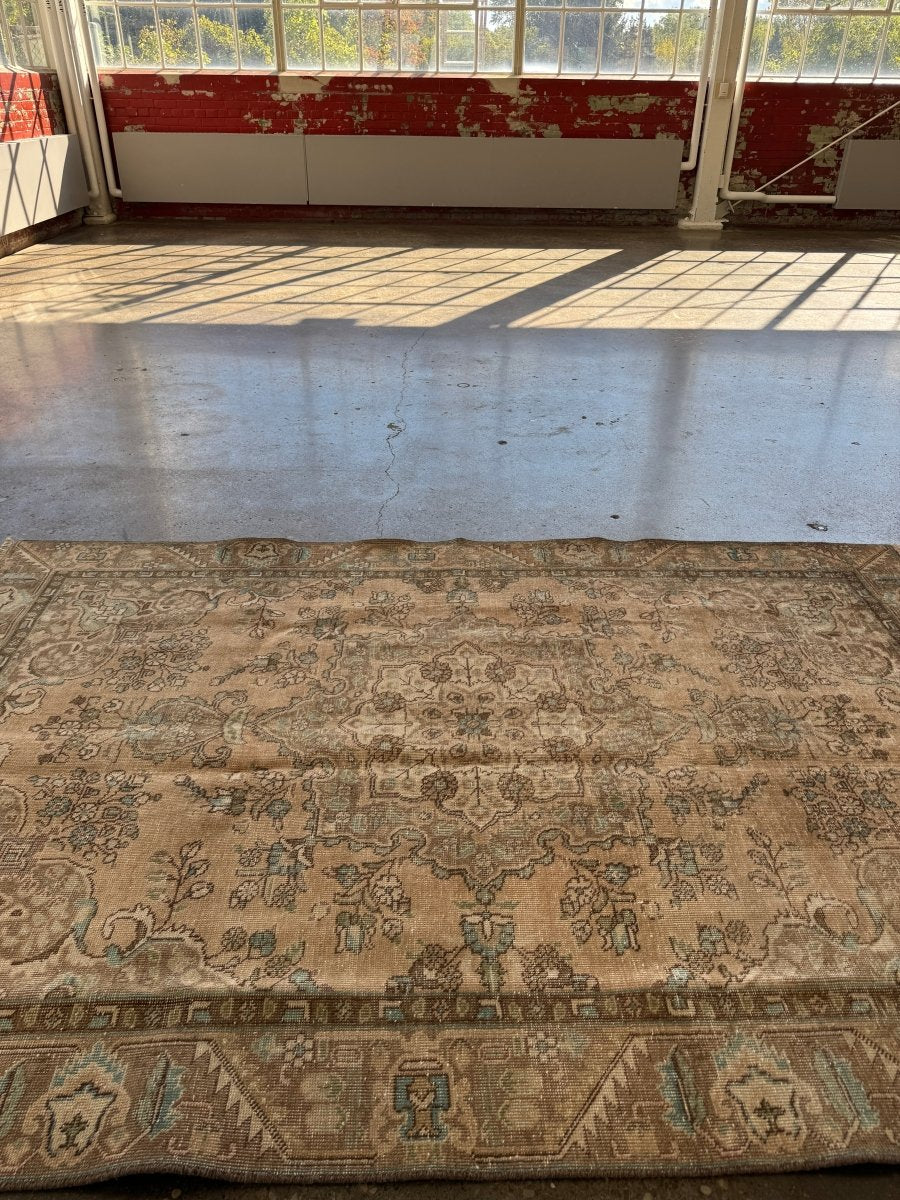 Vintage Tabriz Rug | 6' 1