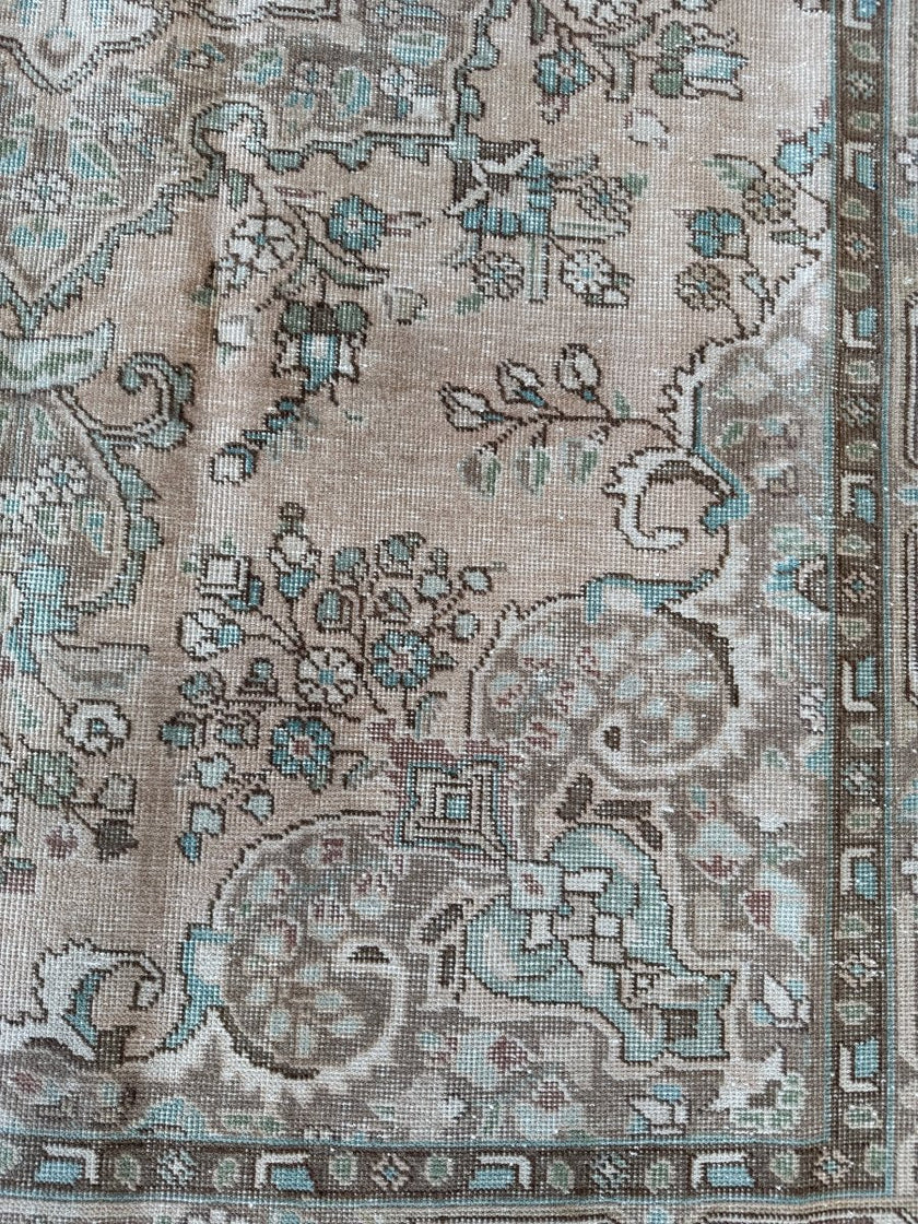 Vintage Tabriz Rug | 6' 1