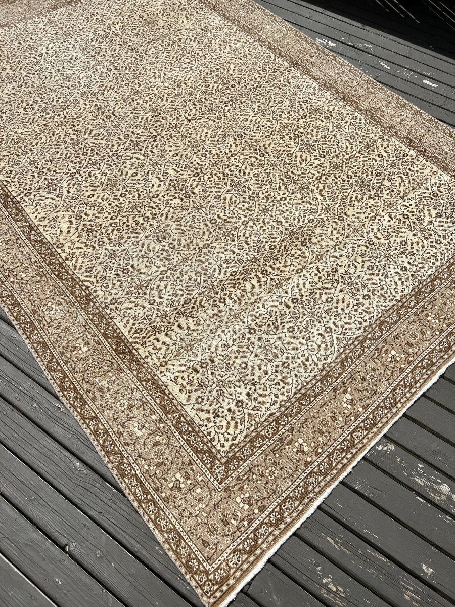 Vintage Turkish Kayseri Rug | 9’ 4” x 6’ 5”