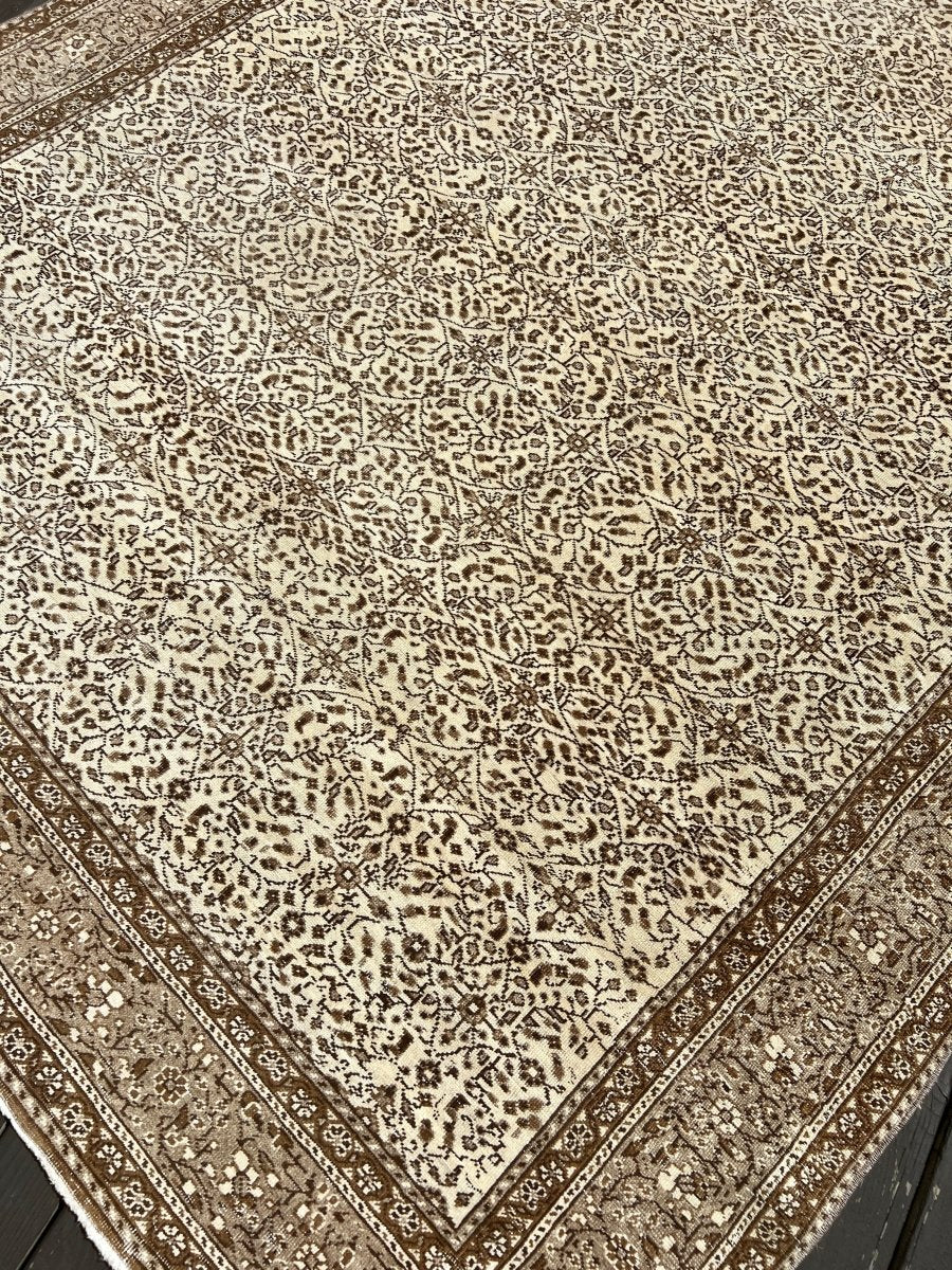 Vintage Turkish Kayseri Rug | 9’ 4” x 6’ 5”