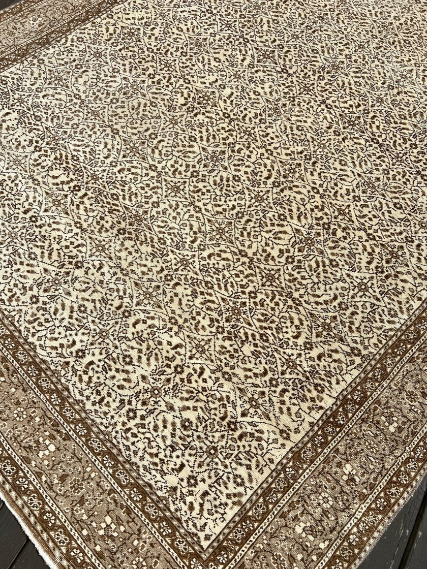 Vintage Turkish Kayseri Rug | 9’ 4” x 6’ 5”