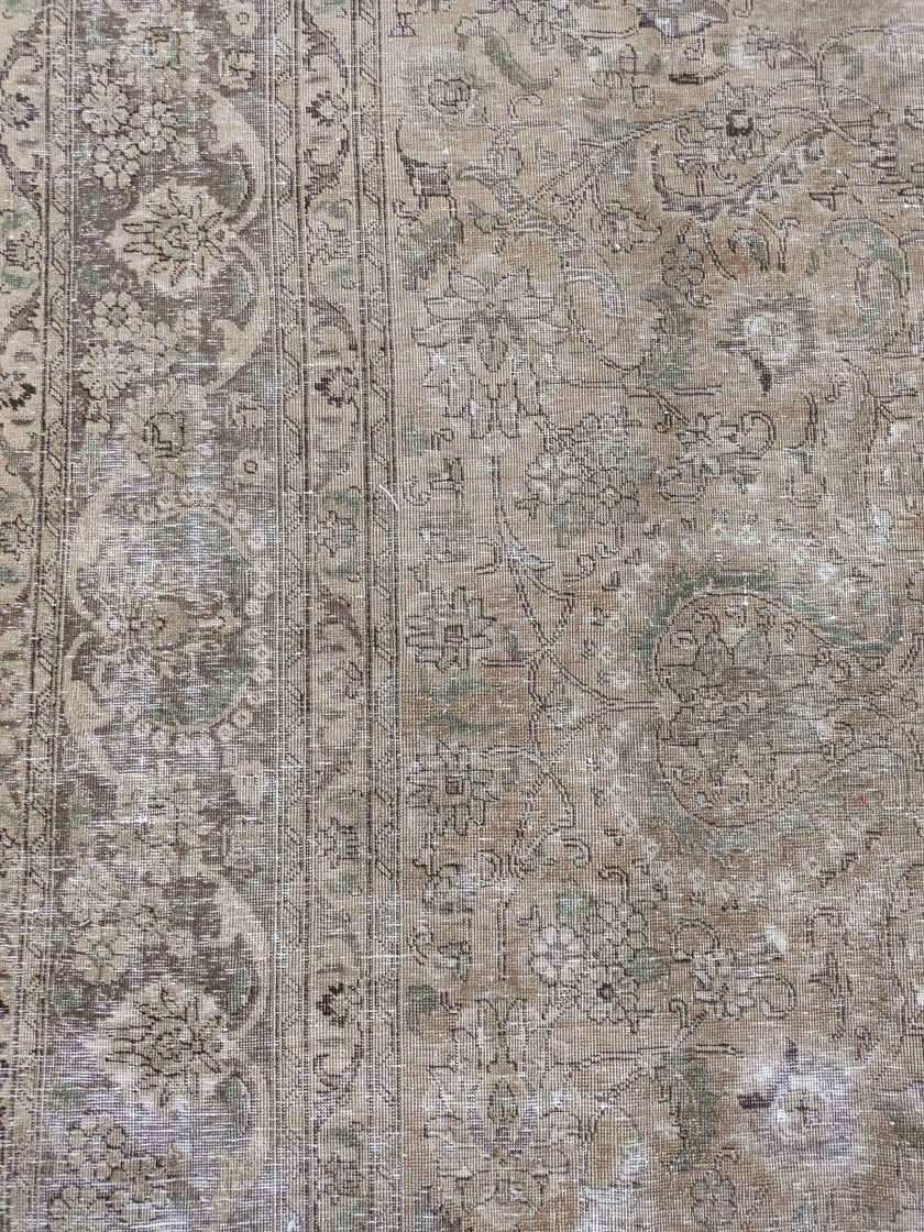 Vintnge Tabriz Rug |  9' 2