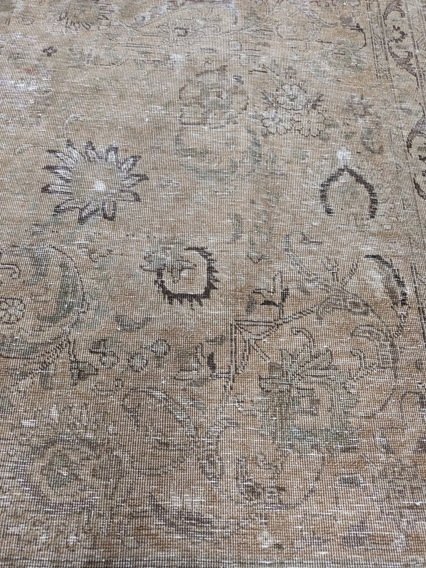 Vintnge Tabriz Rug |  9' 2