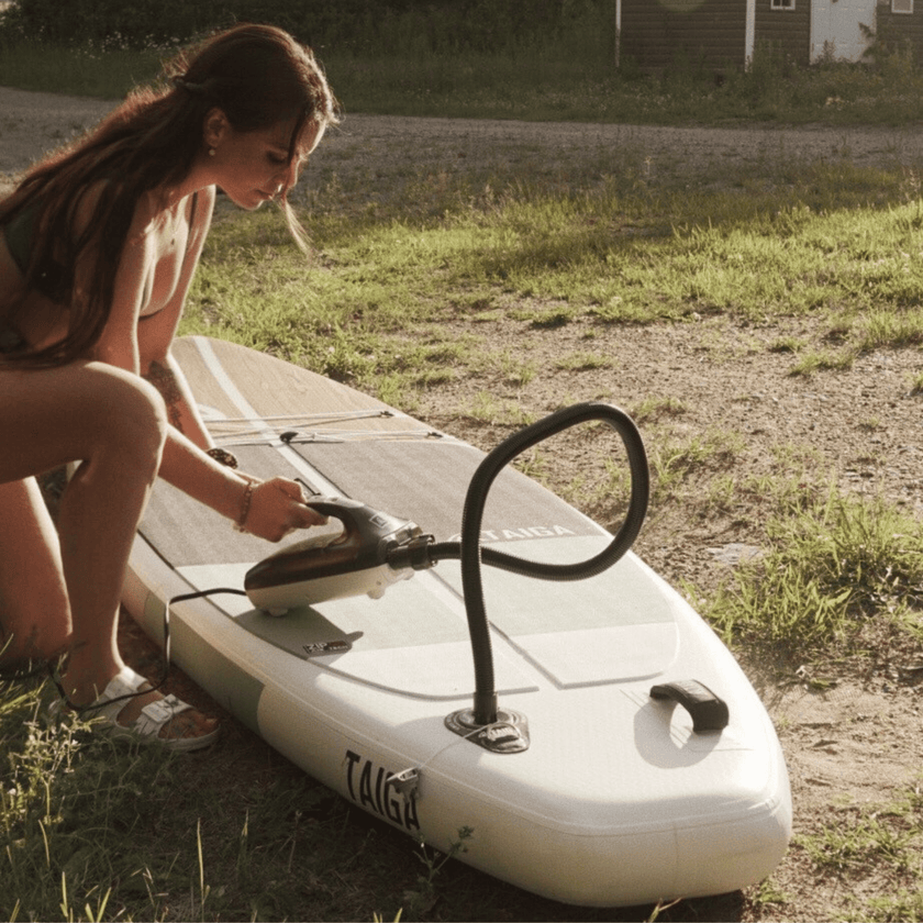 ELECTRIC PUMP FOR INFLATABLE PADDLE BOARD - 20 PSI (CAR PLUG)