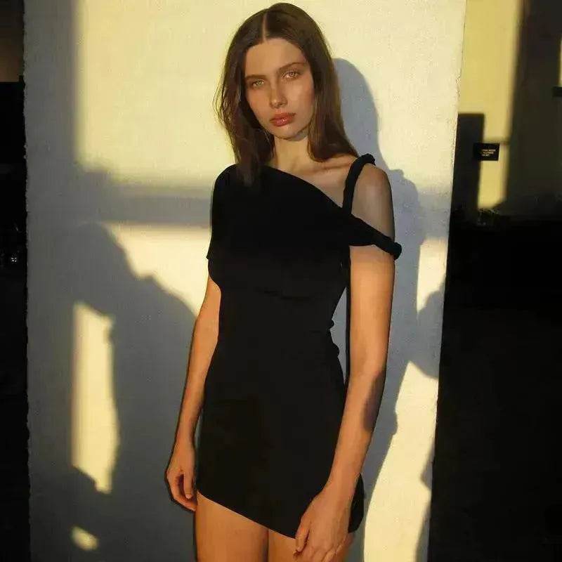 Women's Slim Hip Dress Summer Fashion One-shoulder Short Sleeve Solid Color Mini Dress