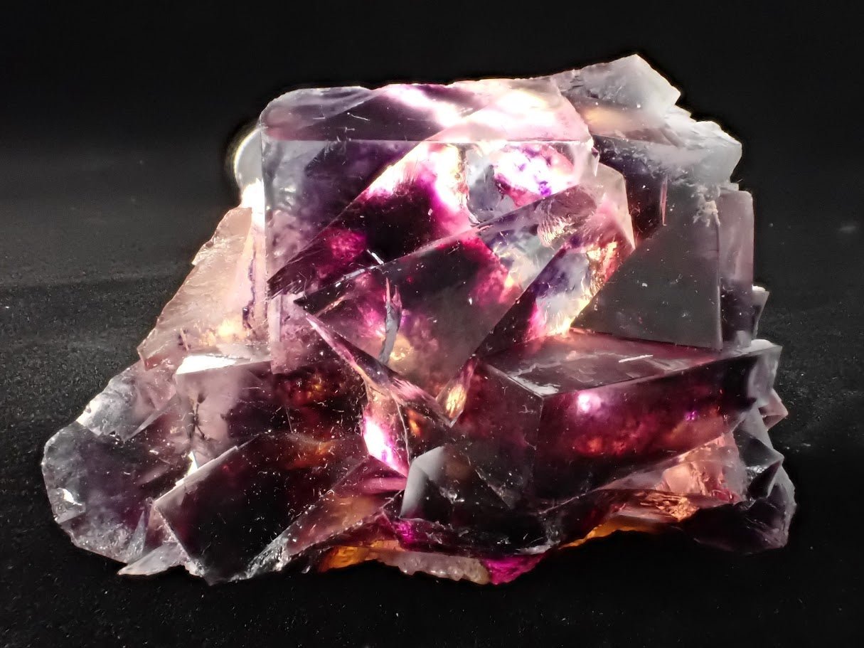 Yindu Fluorite with Deep Violet Cubes and UV Fluorescence – Yindu Mine, Inner Mongolia, China